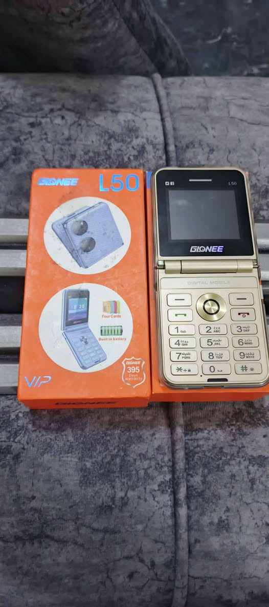 موبايل للبيع  L50
جهاز نضيف يحتوي ع 4 خطوط  مثل متشوفونه بلصور والفيديو 
ملحقات( شاحنه + باكيت) 
السعر 35 الف 
مكاني الفلوجه 
الاستفسار الاتصال ع الرقم 
***********
