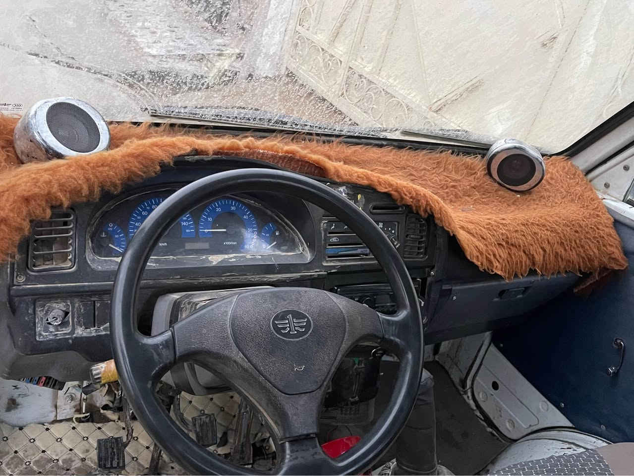 سلاو هاوريان خوشه ويست فاو موديل ٢٠٠٧ منفيسي اصلي ٤ تايه لوك كير مكينه كاره باي لوك سياره كه تاخم بيشي لوك چركي تي نيه همو كياني به شرت شانسي سعري ١٦ ورقه ماعامله كم سياره كه له كركوكه له باروت خانه يه رقم موبايل *********** اسيا ***********. گورينه وه اكم له سر دل گرتن كركوك, العراق
