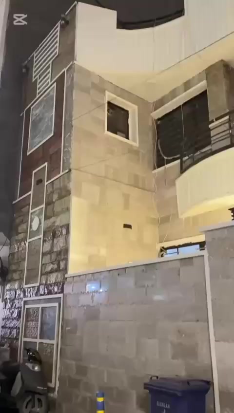 دار للبيع مساحة 
١٨٠ م واجهة ٩ م يحتوي على ست غرف ٢بطابق الارضي و٤ طابق علوي 
أبو محمد التميمي 
***********
