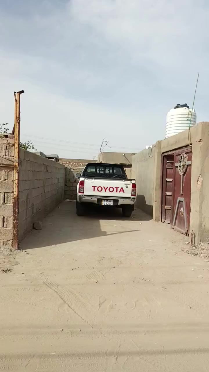 سلام عليكم بيت اللبيع المساحه 150 متر 
على طريق نجف كربلاء على طريق ياعلي عمود 325 
يبعد عن طريق ياعلي 50. متر
 خدمات كامله كهرباء مائ ساله مدارس 
تفاصيل أكثر الاتصال على الارقام

***********

***********

#مكتب_العويلي_للعقار
