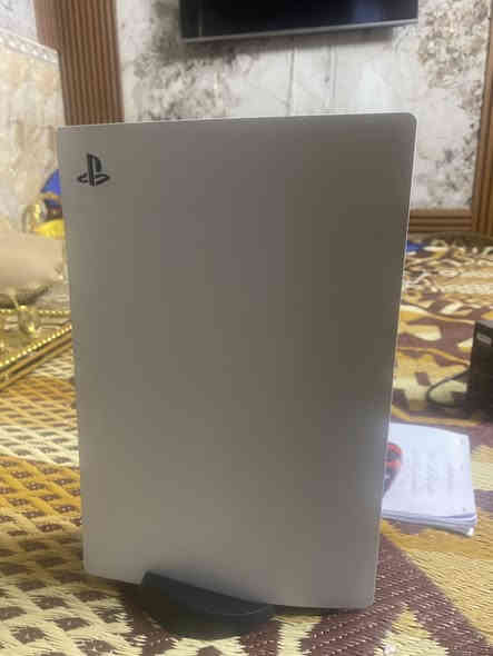 بلي ٥ للبيع تكدر تهكرة مع جوستك اصلي + وجوستك بلي ٤ + usp السعر ٦٠٠ مكاني بغداد 
***********
او خاص
