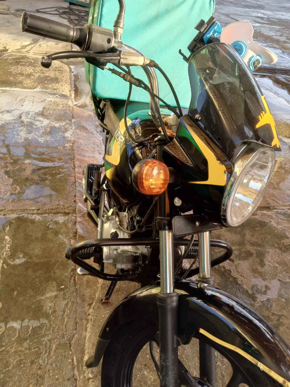 دراجة ٢٣ باسمي رقم ديالى بمليونين بيهة خيط
للعم الدراجة جنبزتهة بس وصخة ومطاكلهة صور ***********
