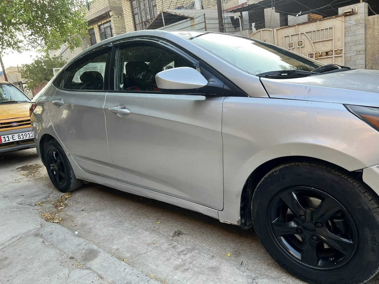 السلام عليكم
اكسنت 2014 وارد أمريكي
السياره مثل ما موضح كدامكم طخات بسيطه ومصبوغه احزام للجماليه الداخل مكفول ليبل واحد
تخم تاير جديد
سنويه بأسمي تحويل ثاني يوم
السياره خير من الله محرك وكير مكفولات
مكان السياره بغداد الدوره 
السعر 84 ورقه
 الهاتف /***********
