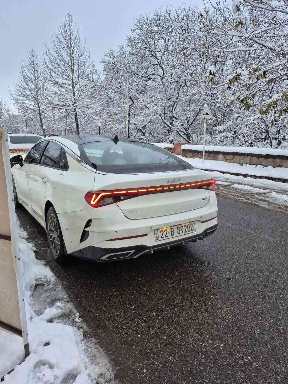 السلام عليكم كي فاي موديل 23فول خليجي ماشيه ٨٧هزه جديده بيها باردقليل بدايت البنيد وكارت بلباب اثر شخط مكاني الديوانيه ***********
السعر ٢٠٠
