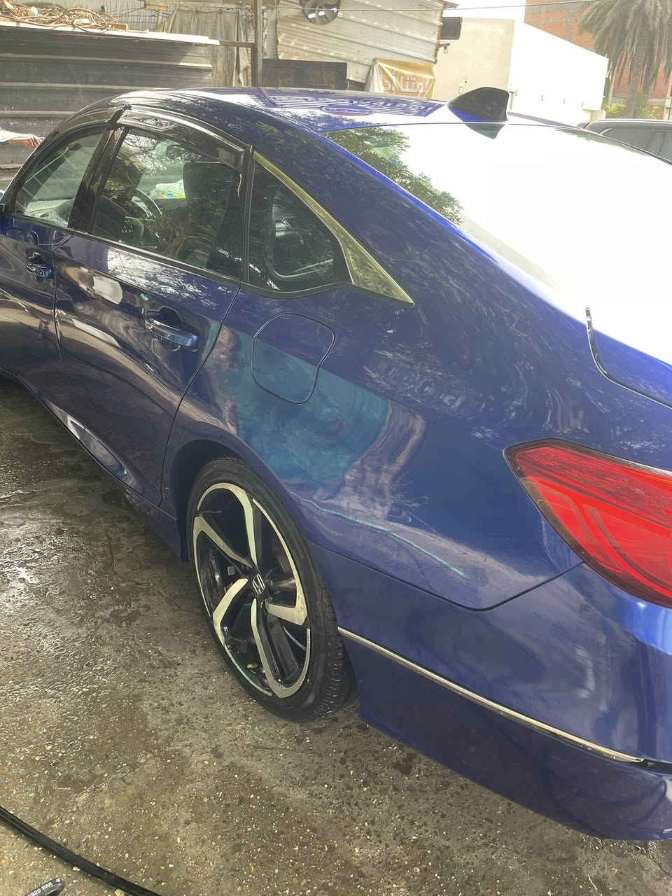 السلام عليكم ورحمه الله وبركاته
نوع السياره ؛؛ هوندا اكورد سبورت هايبرد 
الموديل :؛2022
الضرر؛؛  صور الحادث بالمنشور ابيعلك حزام
الايرباك ؛؛ فقط ستيرن برده 
السعر :: وبي مجال 120
رقم بغداد الجديد
المواصفات ؛؛
• محرك 2000cc هايبرد
• كير اوتوماتيك
• بطارية ليثيوم
• عزم قوي
• شاشة كبيرة
• كاميرا خلفية
• كراسي كهرباء جلد ومخمل لون اسود  
• رادار امامي
• مانع تصادم
• محدد مسار
• تصحيح مسار
• شفتات رياضي
• مثبت سرعة
• مانع انزلاق
• استيرنق متحرك
• بصمة تشغيل
• بصمة أبواب
• دخول ذكي
• إنارة ترحيبية
• مري كهرباء  
• شاشة اعطال
• هندبريك كهرباء
• زجاج كهرباء ملون
• عداد ديجيتال
• اضوية امامية تورنج LED
• اضوية خلفية LED
• كشافات زنون LED
• حساسات اضاءة
• إنارة امامية تلقائية Auto
• إضاءة امامية فل زنون LED 
• حساسات دخول الإنفاق
• حساسات ضغط هواء الإطارات
• اضاءة فل زنون LED
• نظام صوتي مميز 
• أوامر صوتية
• نظام ECO + TRIP
• نظام GPS + خرائط
• 3 أنظمة قيادة (eco, ev, sport)
• مري تعتيم
•ماشية 135 الف
بيهه شويه ملاحظات بالگشر بسيطه 
للاستفسار اكثر ؛؛
الاتصال على الرقم التالي ***********
