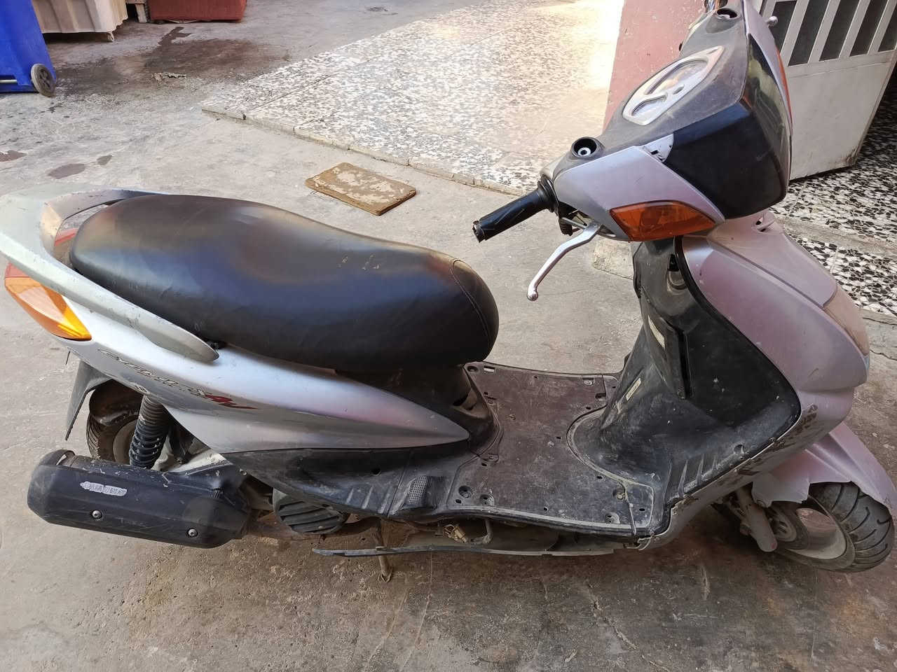 دراجة سكنس 140 نگرة سلف هندر شغال محرك ناعم كهربائيات كلهة شغالة ماعدا الهورن الگيچات شغالة كفراتهة شوفة عينكم استاند صفح وتعليك جنطة شغالة دراجة حلوة السعر 350 الف وبيهة مجال العنوان بغداد الحرية قرب ساحة عدن ***********
