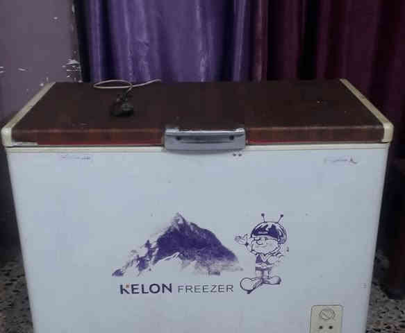 غراض للبيع
المكان قرب مستوصف المحمودية مَقابل مستشفى الأسنان الصحي
ثاني محل 
***********
***********
