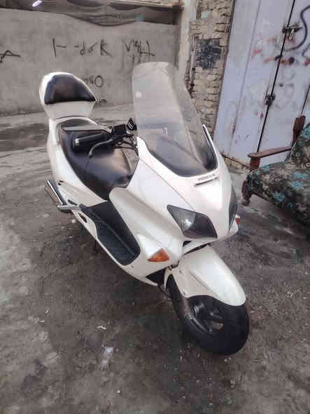 السلام عليكم فورزه سويج صفر سته دراجه مكفوله كفاله تراي وين ميعجبك كامله مابيها نقص السعر مليون وميه مكان بغداد حي العامل ***********
