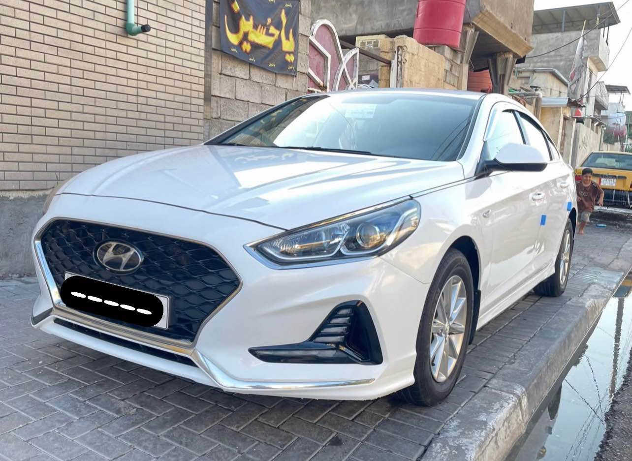 هونداي سوناتا كوري موديل 2022 بصره حره 
بيها فقط باب خلف عبري العبري مرشوش من كوريا 

مكينه 2000 بانزين
شاشه وكاميرا 
بجم اطر لدات
ماشيه 45 كم
سيارة جديده 
سعر 183 $
*********** البصرة, العراق
