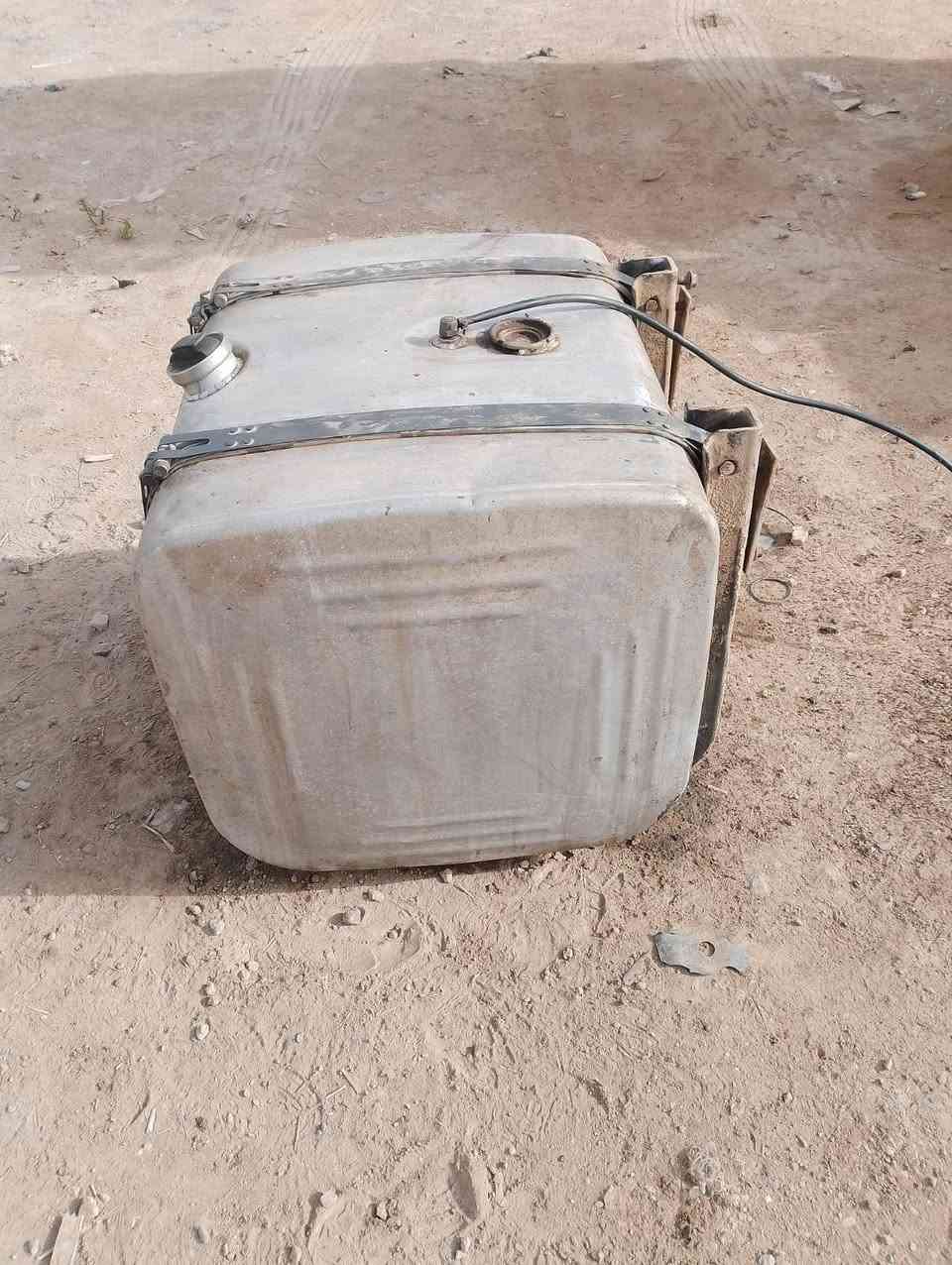 تانكي مال سكانيا 350 لتر هو وقواعده السع375الف غير متواجد على الفيس مكان التاج بغداد***********
