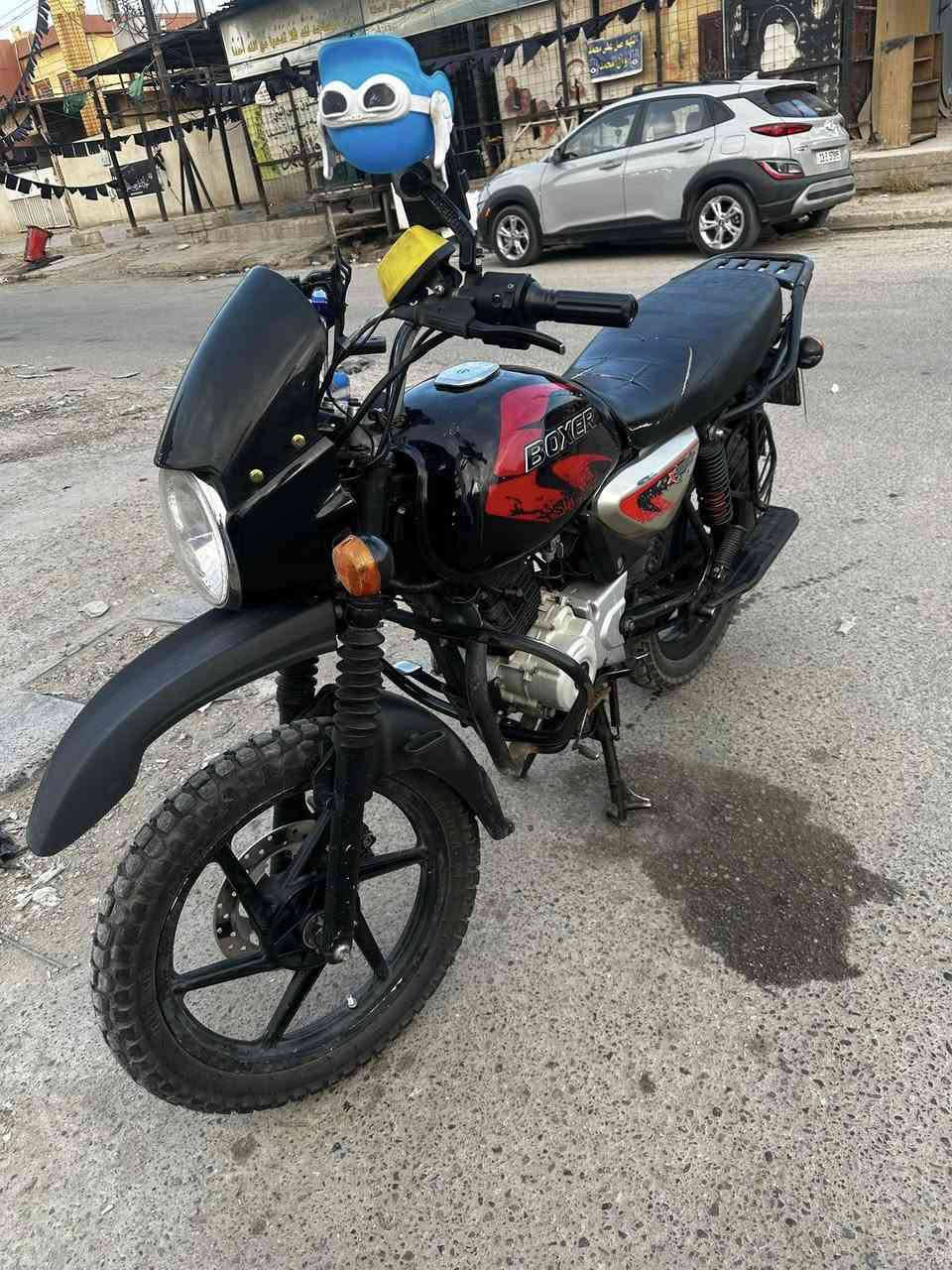 السلام عليكم 
بوكسر للبيع 
موديل 2023 
مرقمه سنويه ورقم انكليزي 
الدراجه كامله مكمله نقصها فقط ستاند صفح كلشي شغال بيها مكفوله كفاله عامه تحويل ثاني يوم سعرها مناسب 
مكاني بغداد البلديات تفاصيل اكثر اتصل على ***********

