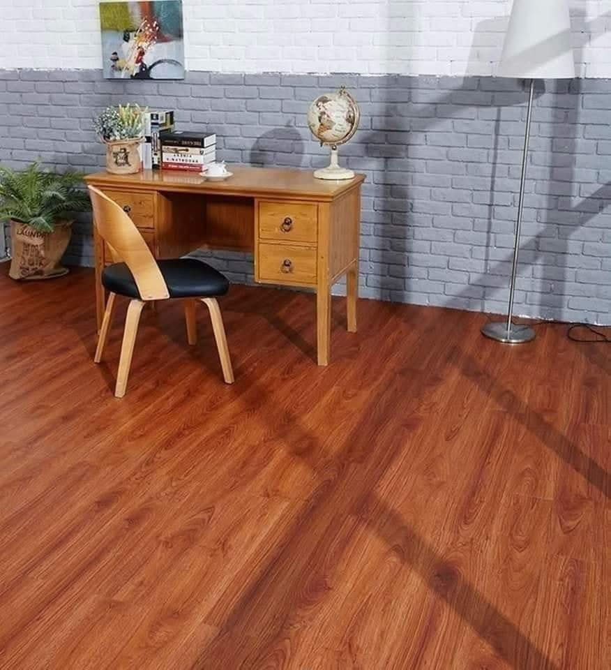 ✨ غير أرضيتك بأقل التكاليف وبأسرع وقت!

تعبان من الأرضيات القديمة؟
حل عملي وأنيق بدون تكسير وبدون عمالة 👌

نوفر لكم باركيه لاصق ذاتي (Self Adhesive)
تركيب سهل خلال دقائق ويعطي شكل خشب طبيعي فاخر.

🔹 تركيب مباشر فوق السيراميك أو الأرضية القديمة
🔹 مقاوم للرطوبة وسهل التنظيف
🔹 مناسب للبيوت، المحلات، المكاتب
🔹 يوفر عليك أجور العمالة

💰 سعر المتر المربع فقط:5.500الف  دينار
📦 المتر يتكون من 7 قطع

🚗 توصيل بغداد وجميع المحافظات

📞 ***********
📞 ***********

سيدار للديكور
فخامة عصرية… بأسعار تنافسيه@أبرز المعجبين
