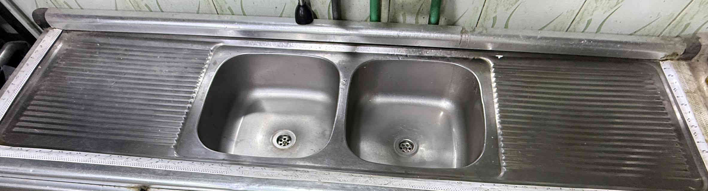 كاونتر تفصال للبيع كله خمس امتار ونص بس سجج مجرات تعبانه ويدات
مترين ارضي سنك حوضين ومعلق 

متر ونص ارضي سطح المنيوم ومعلق 

مترين ارضي سطح المنيوم ومعلق  

***********
