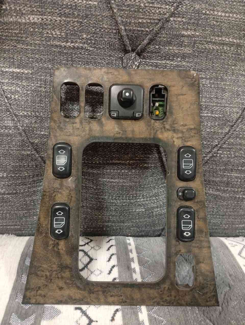 السلام عليكم شباب السعر225الف
صاج مال سياره ام عيون جديد لا كسر ولا فطر الدكم كله شغلات
المكان بغداد الشعب يم الاسواق المركزيه الي اريد  توصيل موجود ***********
