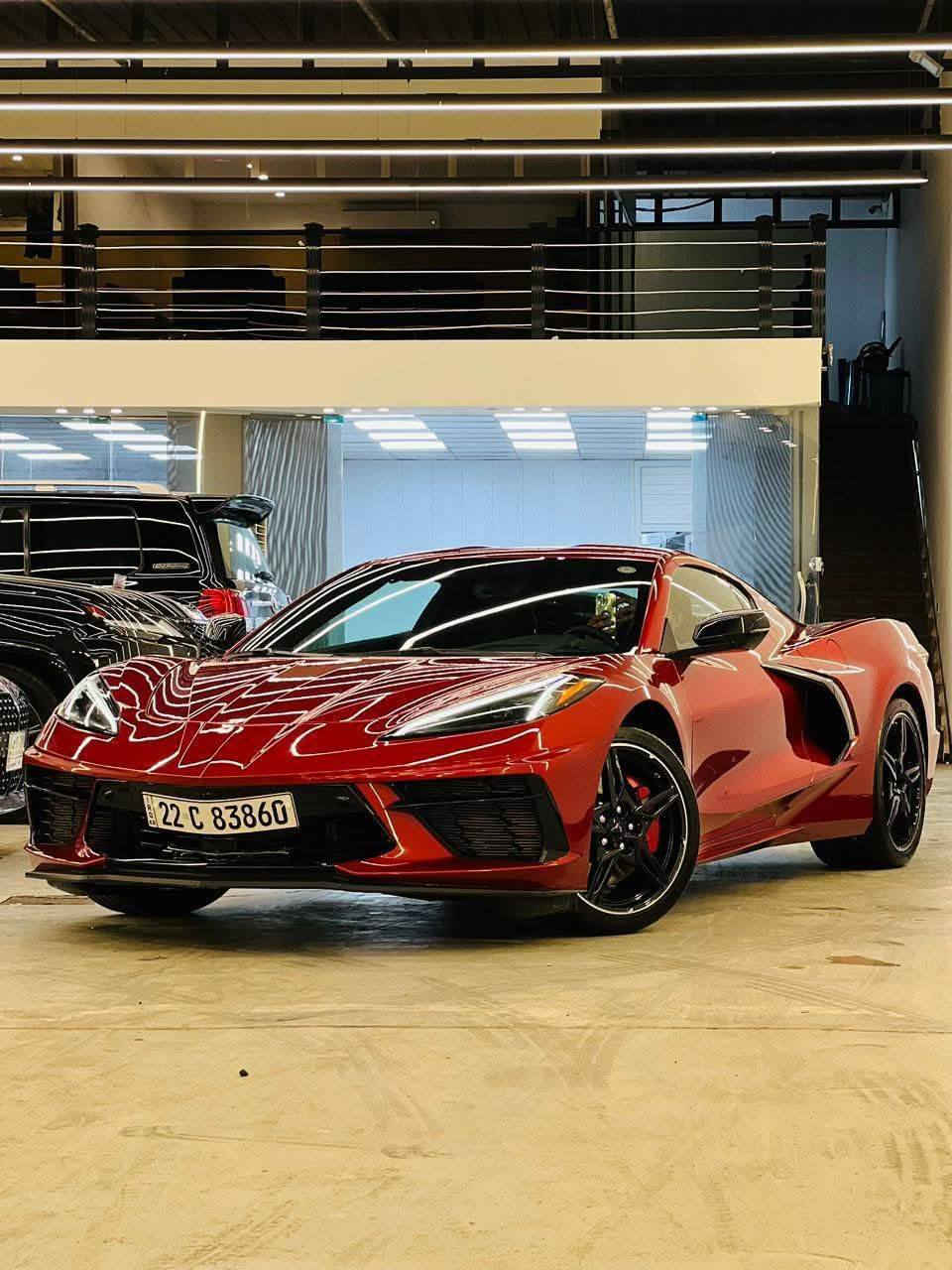 الوحش كورفت C8 الشكل الجديد 
موديل 2022 لون احمر Red mist
ماشيه 21 الف ميل 
موصفاته فول كامرات امامي خلفي جوانب وحساسات 
مقاعد ريكارو كاربون فايبر 
مقاعد  خزن وكهرباء 
اكتف كزوز 
نضام تعليق هوائي امامي بلادي
داته شو 
فول موصفات للاخير 
ضرره فقط دعاميه اماميه جاملغات سرقه  يعني جاملوغات وبنيد صبغ
 ومكفوله من الغرق 
كير ومكينه  ودواخل كله مكفولات

وماكو وحده مثلها بهيج سعر
مكانه بغداد  المنصور 
   علي ***********
