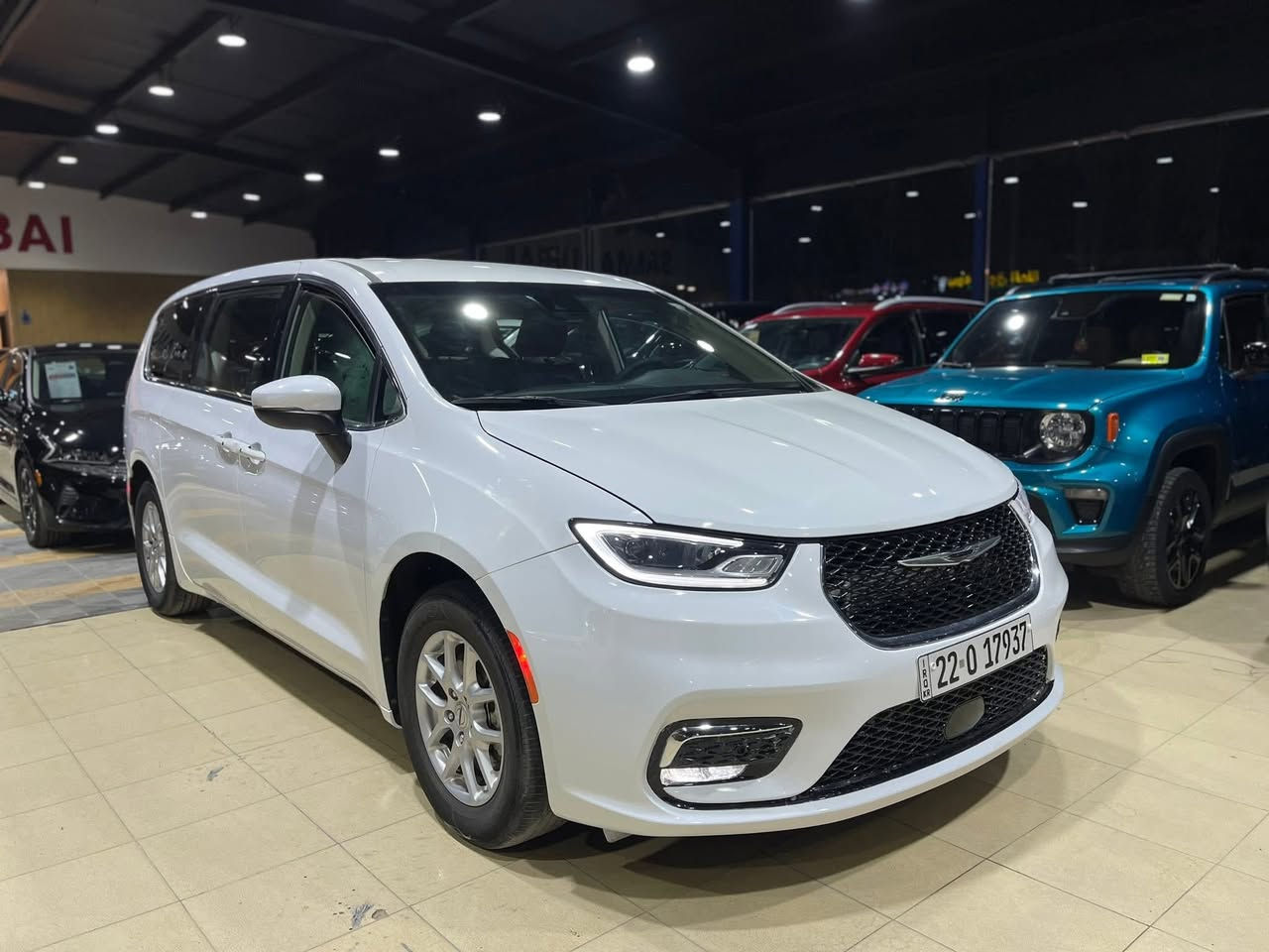 المركبة  :  كرايسلر باسفيكا لون ابيض موديل 2023
#الضرر    : صبغ قليل في الجاملغ الامامي الايسر فقط
#الكفالة   : نكفل السيارة من الغرق و الشاصي
#الرقم     : اربيل ( تحويل او وكالة باسم المشتري )
#السعر   :  235ورقة مع المجال

#المواصفات :

▪️ محرك 6 سلندر 3600
▪️رادار امامي تفاعلي متعدد الاستخدام
▪️لايتات زينون عالي وناصي مع حاجب LED مع كشافات دعامية زينون
▪️ حساسات خلفي اصل 
▪️ حساسات الاجتياز الجانبية 
▪️ كشافات دعامية اصل 
▪️ بصمة باب وبصمة تشغيل وتشغيل عن بعد 
▪️كشن ذاكرة (خزن ميموري) لكرسي السائق
▪️ طقم ويل حجم 18 مع طقم تاير بحالة ممتازة 
▪️ كاميرا خلفية دوارة مع الستيرن 
▪️ باب جنطة كهربائي شفط 
▪️ ابواب جانبية كهربائية مع بردات اصلية 
▪️ غرفة السيارة جلد اسود اصل 
▪️ تحكم كهربائي متكامل لمقاعد المقدمة 
▪️ شاشة دشبول كبيرة لمجموعة من الايعازات 
▪️ السيارة 7 راكب مع 3 قطع


**إذا كنت صاحب هذا الإعلان وتريد حذفه لأي سبب، رجاءا أرسل رسالة إلى الدعم الفني**