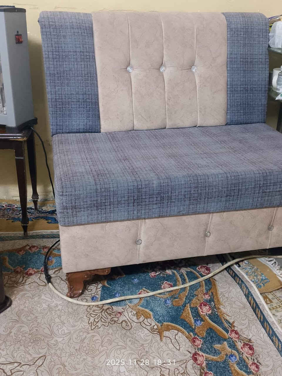 سلام وعليكم عندي هاي القنفه للبيع للاستفسار ***********
