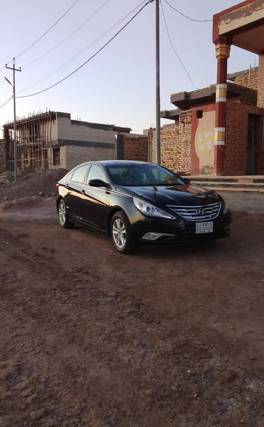 سوناتا موديل 2013 لون اسود وارد أمريكي حادث قطعه وحده جاملغ ايسر بدون دواخل سياره لا شخوط ولا بارد جاهزه كير مكينه 2400 على الشرط تخم تاير السعر 100 باشده وبيها مجال رقم التليفون *********** مكان السياره ديوانية قضاء الشامية
