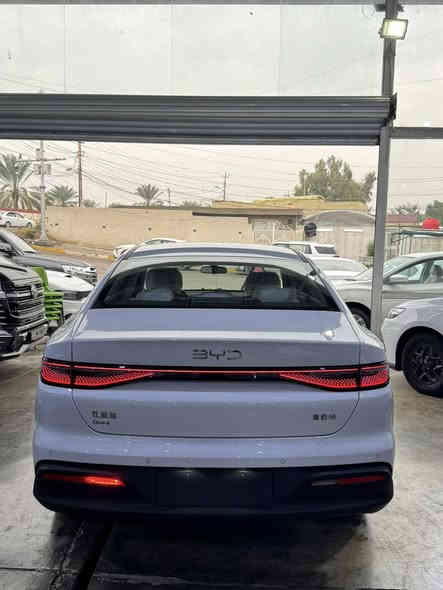 .{.♥️مجموعه الملك لتجاره السيار♥️.}
          
        ✅نقدم لكم افضل العروض لزبائن الكرام✅ 
☑️🔥عروض نهايه السنه الاسعار نار                  
            🔥وفرنا لكم بوايدي بانواع المذكورا 🔥
1️⃣بي وايدي سيل 5  
2️⃣بي وايدي دسترويل  
3️⃣بي وايدي كين بلاص 

🧩🔥كامل+كارت وشاحن+فوم +مثلث 
وفوم ومثلث 

العنوان ⬅️بغداد الكريعات نهايه شارع المعارض 

☎️ للاستفسار 

☎️***********

☎️***********

✅ مواصفات السيارة

 • المحرك ونظام الدفع:
 • محرك بنزين 1.5-لتر (4 سلندر) مدمج ضمن نظام الهجين “DM-i”.  
 • محرك كهربائي (و/أو ضمن النظام الهجين) يعطي قدرة تقريبية 120 كВт (≈163 حصان) وعزم ≈ 210 نيوتن-متر.  
 • نظام الدفع: دفع أمامي (Front-Wheel Drive).  
 • الأداء والمدى:
 • تسارع من 0-100 كم/س في حوالي 7.6 ثانية.  
 • سرعة قصوى تقارب 180 كم/س.  
 • سعة البطارية في بعض الطرازات: 15.87 كВт·ساعة تقريباً للبطارية المدمجة بالنظام الهجين.  
 • مدى القيادة كهربائياً (في بعض المواصفات): حتى 120 كم تقريباً.
