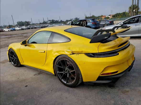 PORSCHE 2022 911 GT3
مزادها اليوم.   
للبيع. كتاب. ضباط.  
 بغداد القادسية. 
ساحه قطحان. 
*********** 
علي العبيدي للمزادات الامريكيه
