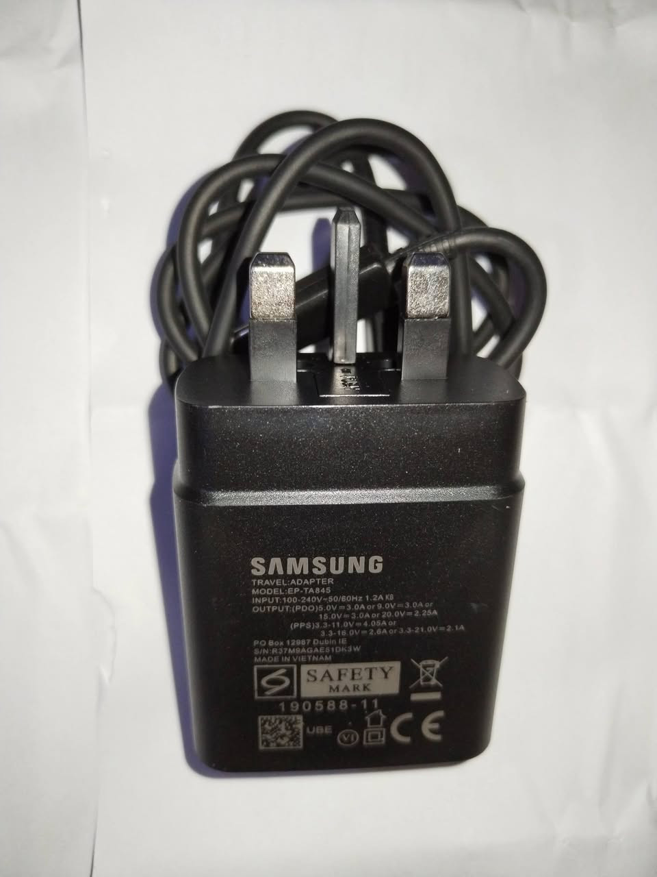 شاحنه سامسونج اصلية وكالة  تشحن شحن سريع جدا 45واط معا شاحن لاسلكي
السعر 12الف معا التوصيل نهايتة


**إذا كنت صاحب هذا الإعلان وتريد حذفه لأي سبب، رجاءا أرسل رسالة إلى الدعم الفني**