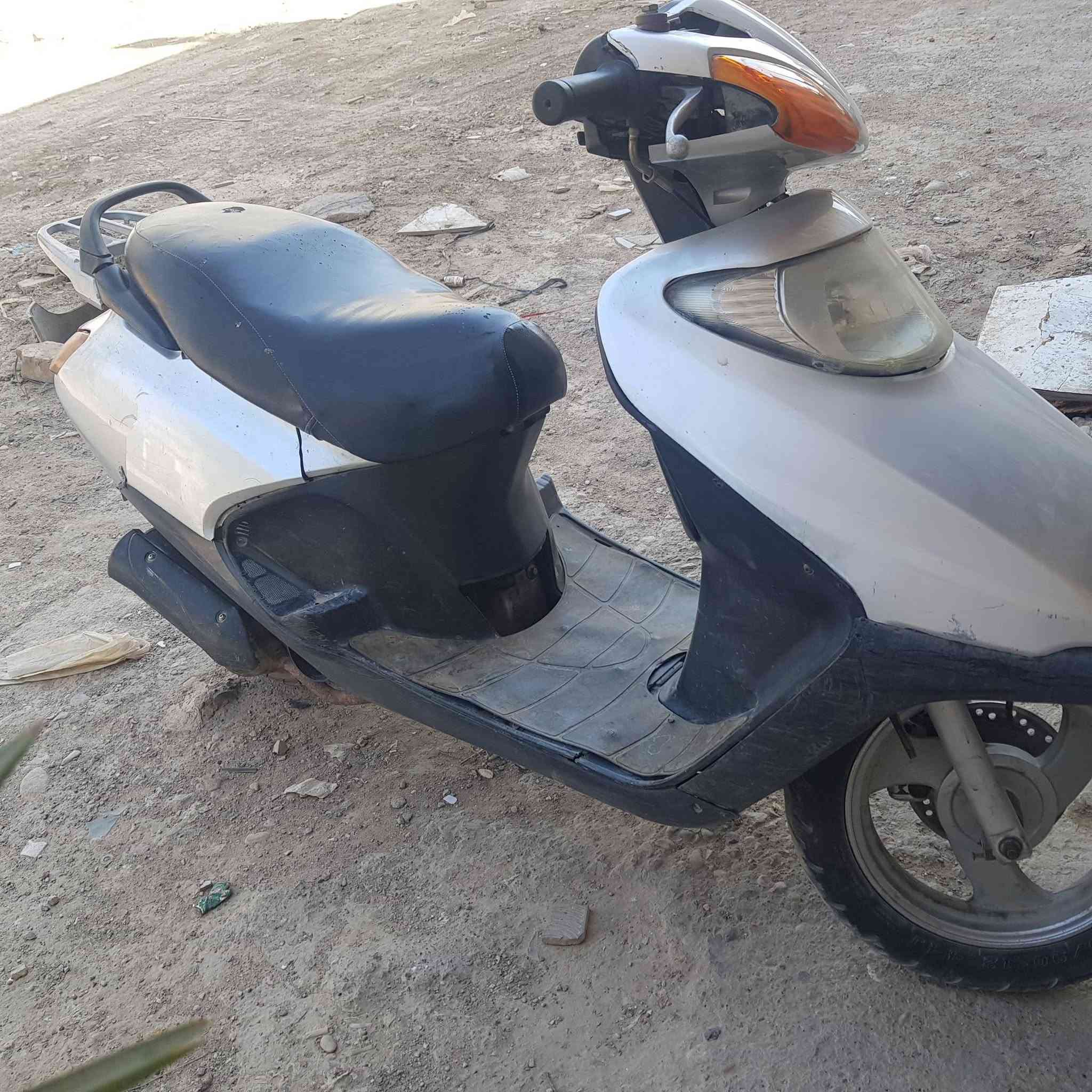 سبيسي ماليزي سلف هندر شغاله بحاله جيده السعر ٢٠٠الف الاتصال ***********
