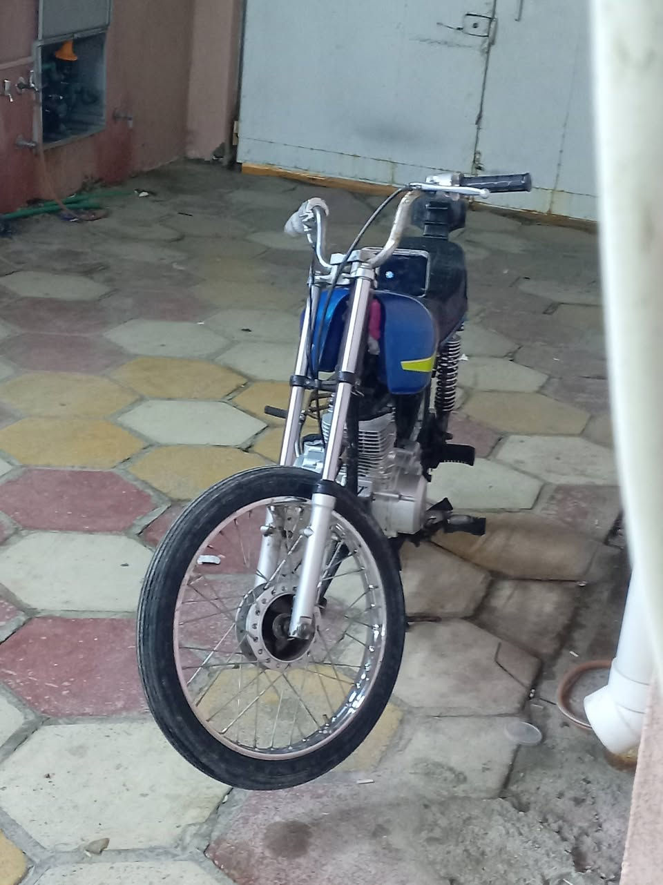 السلام عليكم شباب للبيع ابلادية نامة شلامجة بس المكينة موالهة ولباقي كلة بلاد 2021 بطلة مودراجة تجي وتشوف قفلهة بدون مداهر 575
***********
