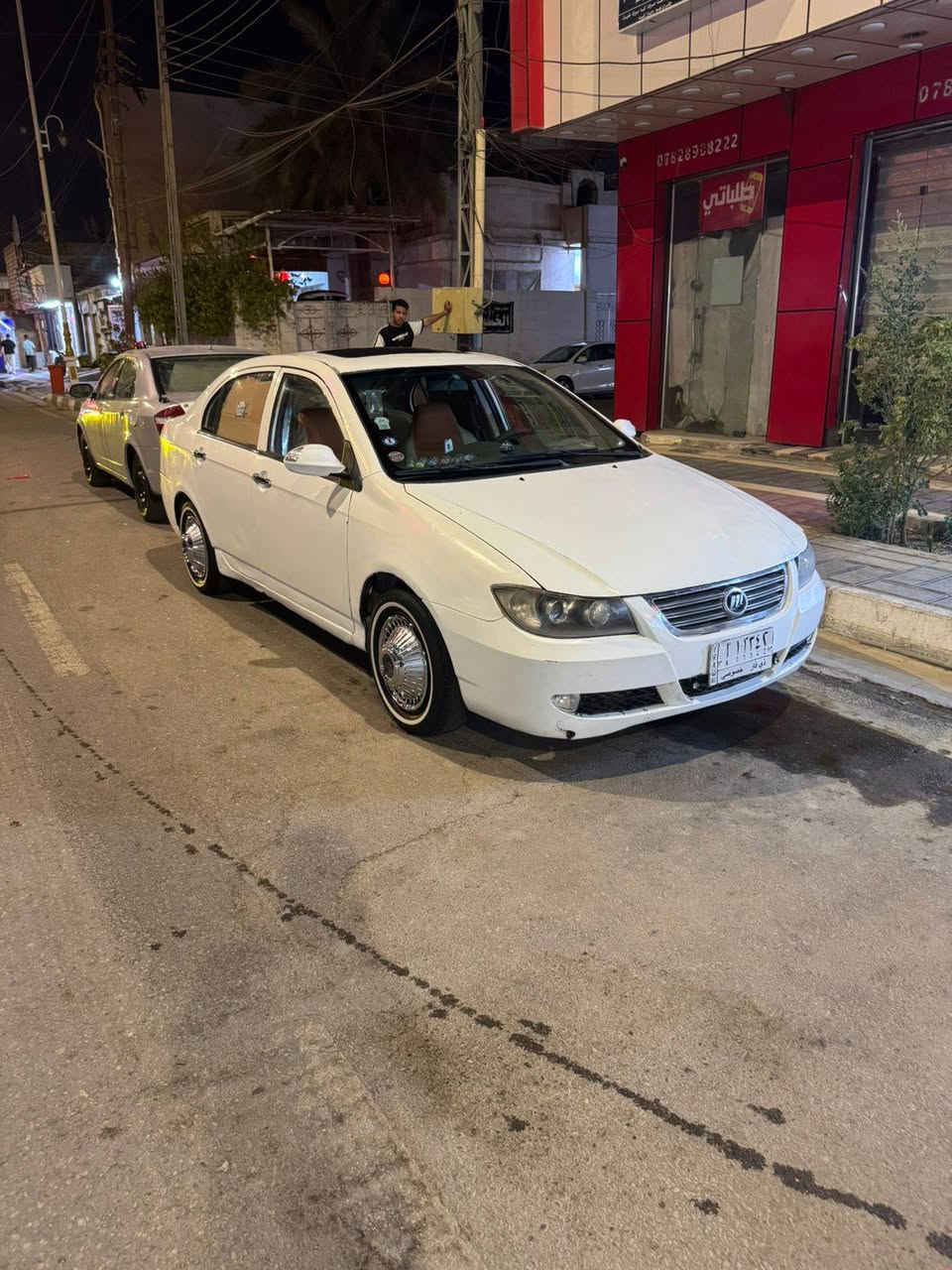 سلام عليكم ليفان 2013
مكينه كورلا توه مشدوده مصاله شهر
كير عادي. 
تبريد منضومه جديده تدفئه 
سنتر لوك شغال 
جامه شغال 
سنويه نافذه 
تحويل رقم ذي قار 
نقصها باور ستيرن 
مكان شارع بغداد 
لشراي يتصل مكلف بنشر 
43وبيها مجال ***********
