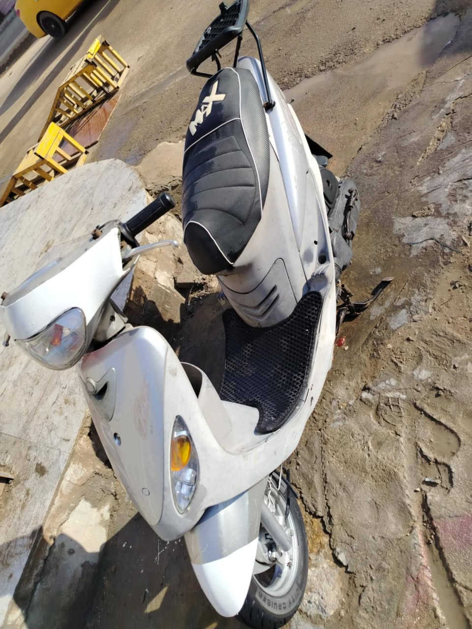 السلام عليكم دراجه ماكس منغولي البيع الدراجه ما ناقصه شي السعر خاص رقم ***********
