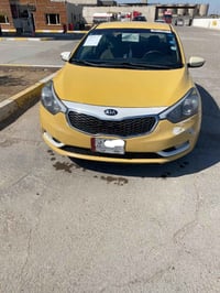 كيا فورتي مديل 2015 وارد امريكي ضربتها بابين وجاملغ  امامي جهت السايق ...