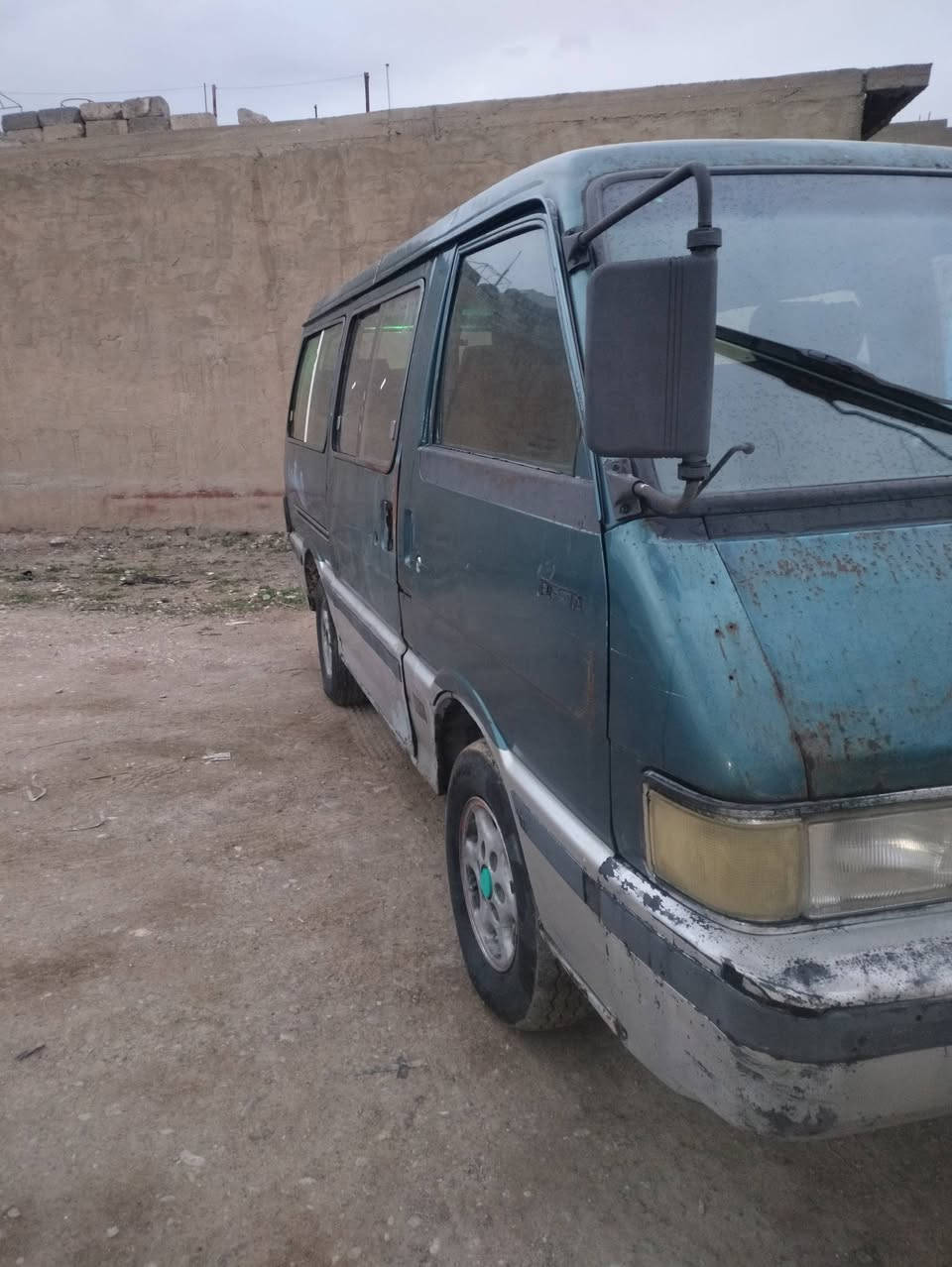 للبيع – كيا بستا 1994
رقم نينوى ✔️
بيع تحويل ✔️ هيئة وغرامات مرورية علية 
السيارة مرتبة وجاهزة للاستخدام اليومي
🔧 محرك ما بيه مشاكل
⚙️ گير بحالة جيدة 
 شاصي بحالة ممتازة
🚘 تواير فوق النص بورشغال
🔌 كهربائيات بحالة جيدة
📍 الموقع: موصل – الجانب الأيسر
سيارة عملية وماتصرف شي عليها وتخدمك شغل وبيت 👍
💰 السعر مناسب وقابل للتفاوض 
📞 للتواصل خاص أو اتصال: (*********** - ***********)
