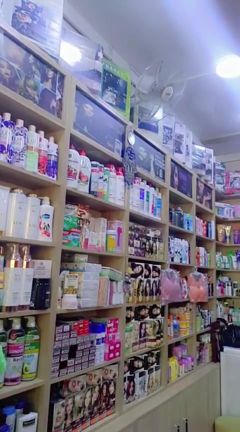 محل كوزمتك  في تل محمد للبيع تواصل عله رقم ***********
