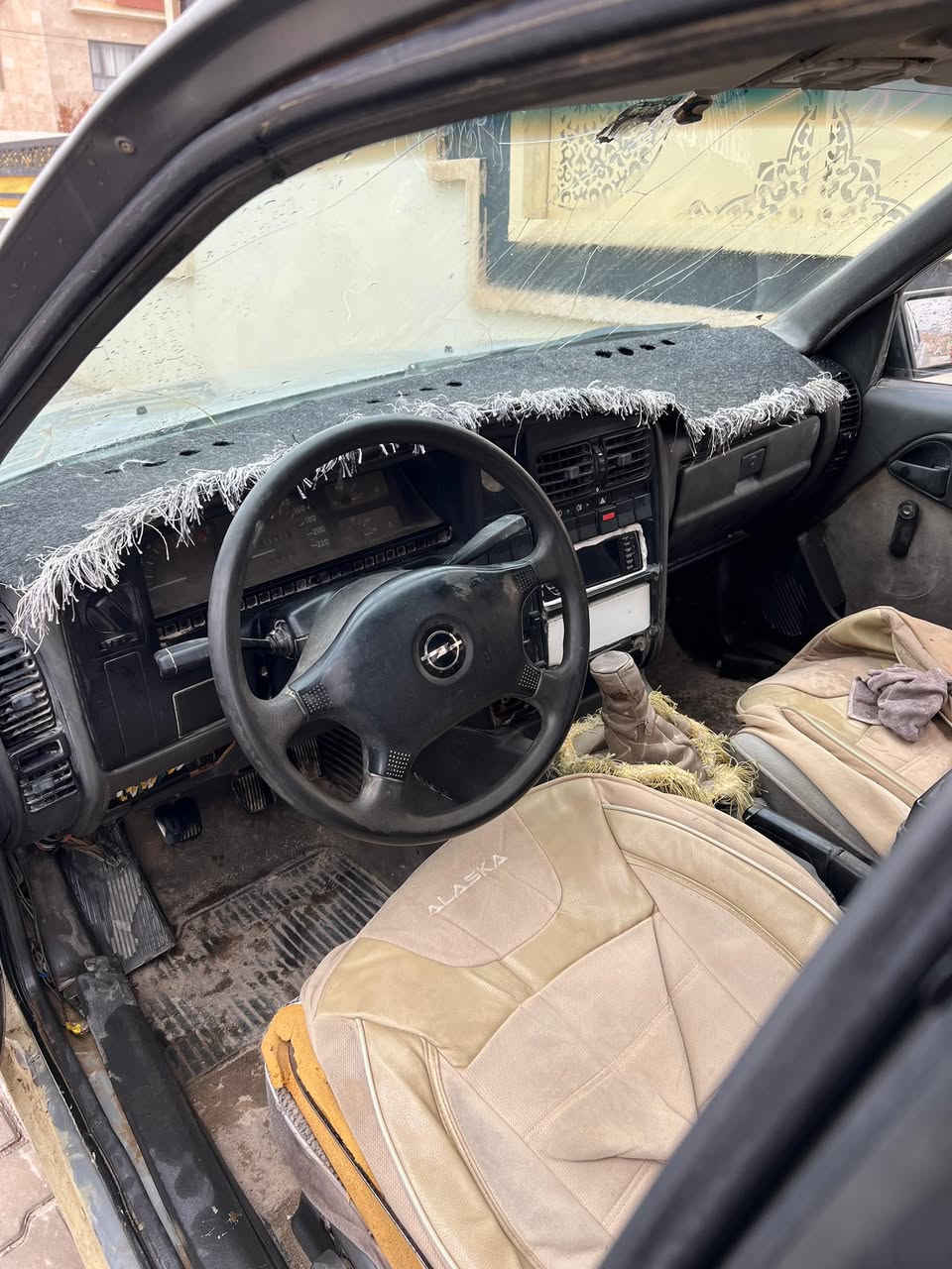 السلام عليكم اوبل اوميكا موديل 1988سياره كير ومحرك واكسل نضيفات سياره فتحه سقف تايرات نضاف سنويه ساقطه من 2018رقم صلاح الدين خصوصي غرفتهه شوف العين محرك ٢٠٠٠ بلادي عارضهه 17مكاني تكريت رقم الهاتف *********** متواجد عالفيس
