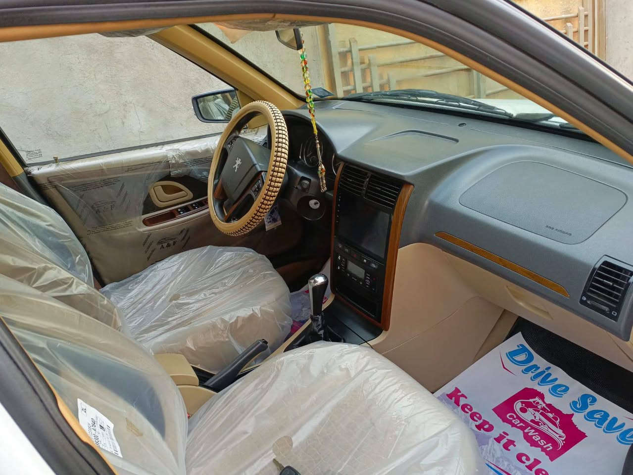 السلام عليكم بيع سياره بيجو بارص. ايراني موديل 2022 اللون ابيض باسمي رقم انكليزي مكفوله من الضربه والصبغ صدر جديد خلف امامي مال شركه تخم تاير جديد سبيرما نازل السياره جديده جدا على ايدي ماشيه 58 كيلو متر اللي يحب يشتري يتصل على الرقم ***********
