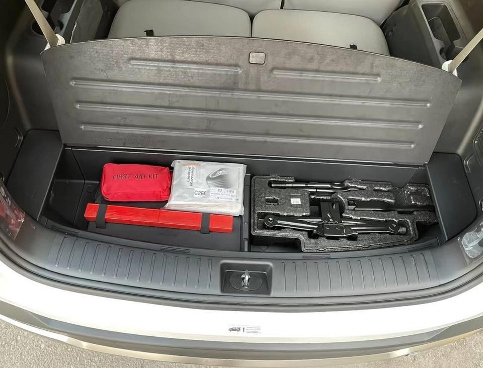 سورنتو بغداد مكفولة كفالة عامه ٢٠٢٥
ماشيه 4 الف
محرك 6
رقم أربيل 22
كير ماوس 
جنطه كهرباء
ويل عشرين
السعر 335 وبيه مجال ***********
مكان بسمائه بغداد
