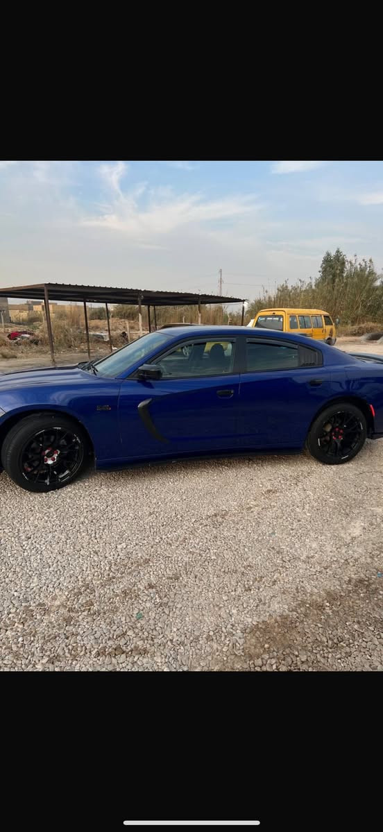 السلام عليكم للبيع جارجر sxt موديل 2020 رقم بغداد بسمي السياره بدون ايرباك بدون شاصي فقط الجاملغ نفسه مسوينه ومصبوغ وحافت البنيد بيه صبغ قليل السياره جديده وجاهزه من كلشي وصور الحادث مرفقه بلمنشور مكاني الديوانيه 
***********
