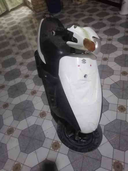 سلام عليكم اخوان دراجه ساسوكي البيع مفتوحه شغاله عوزه بس كفر كدام دراجه نظيفه سعره 200 بيه مجال الشراي موجود خاص و واتساب *********** مكاني  ميسان قضاء المجر الكبير
