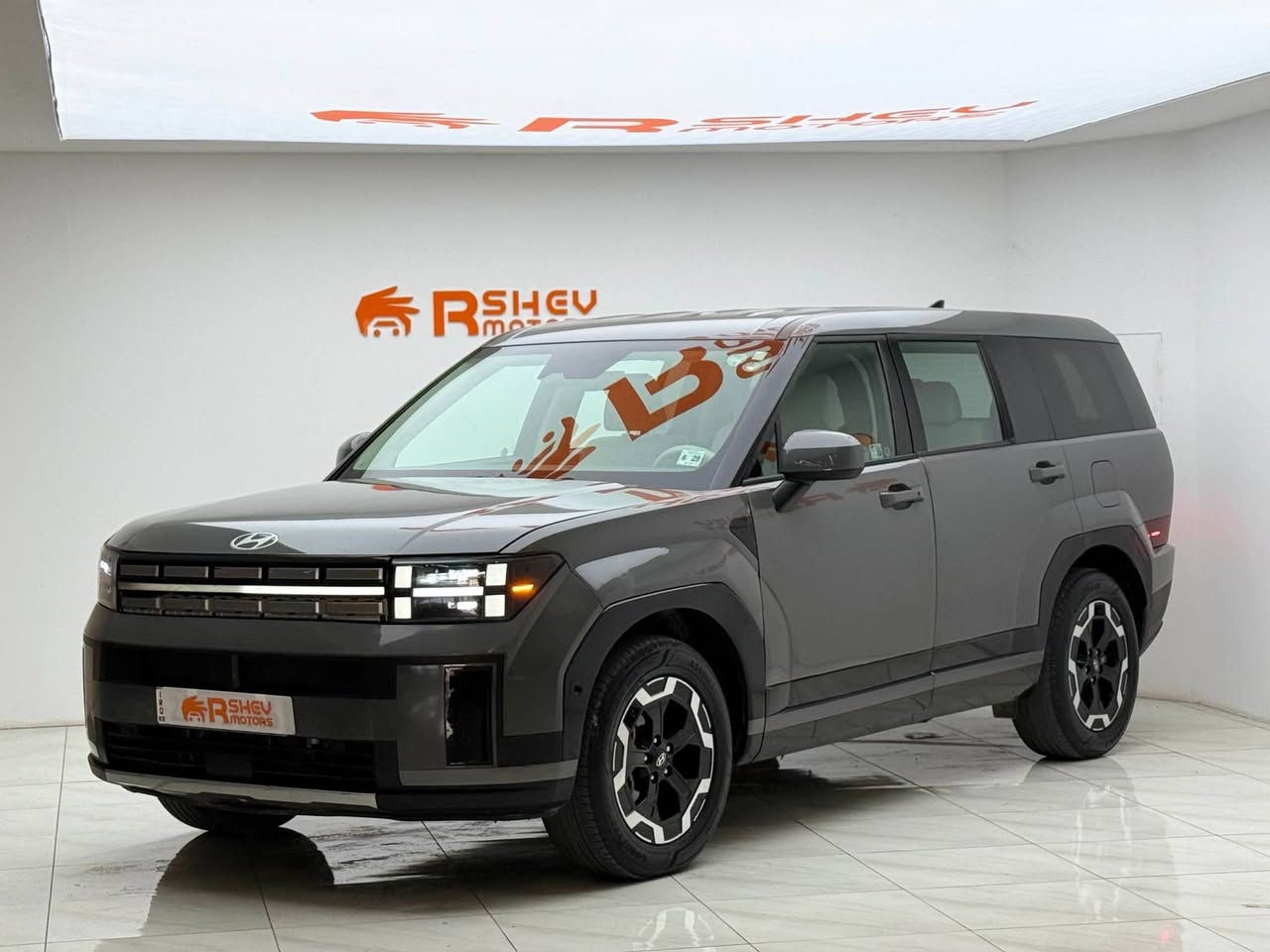 الشكل الجديد كلياً 😍🔥
Hyundai Senta fe 2024
هيونداي سنتافي ٢٠٢٤
مواصفات SE

مكينة ٤سلندر حجم ٢.٥لتر تنفس طبيعي
ماشية 18,000 ميل و بحالة ممتازة 

ضرر السيارة قطعتين بدون دواخل نهائياً ايرباك ستيرن و دكمة سستم شركة و ر قم الشاصي مع الصور موجود
السيارة كلش حلوة و نظيفة 

رقم اربيل الدولي سنويه جديدة و شرط التحويل 
مكفوله من كير و محرك و كهربائيات

و ب سعر(235$) ورقة و بيها مجال

مكان السيارة

دهوك -معرض ارشف R-Shev
رقم51 من معارض التيرمينال 

***********
*********** دهوك, العراق
