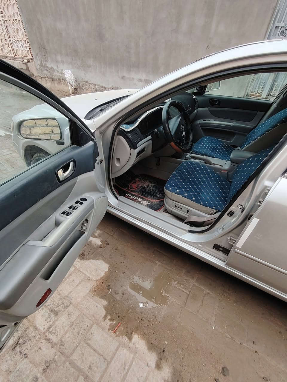 سلام عليكم سوناتا موديل 2008 فول مواصفات وارد امريكي ضرره قماره باامريكه رقم بغداد دولي بااسمي تحويل مباشر سنويه ل 29 محرك 6 مكينه وكير خير من الله تبريد تدفىه شغال تخم تاير  حداديه امامي خلفي جديد فتحه سقف شاشه كشنات جلد السعر 69الاتصال ***********/***********بواسط مكلف
