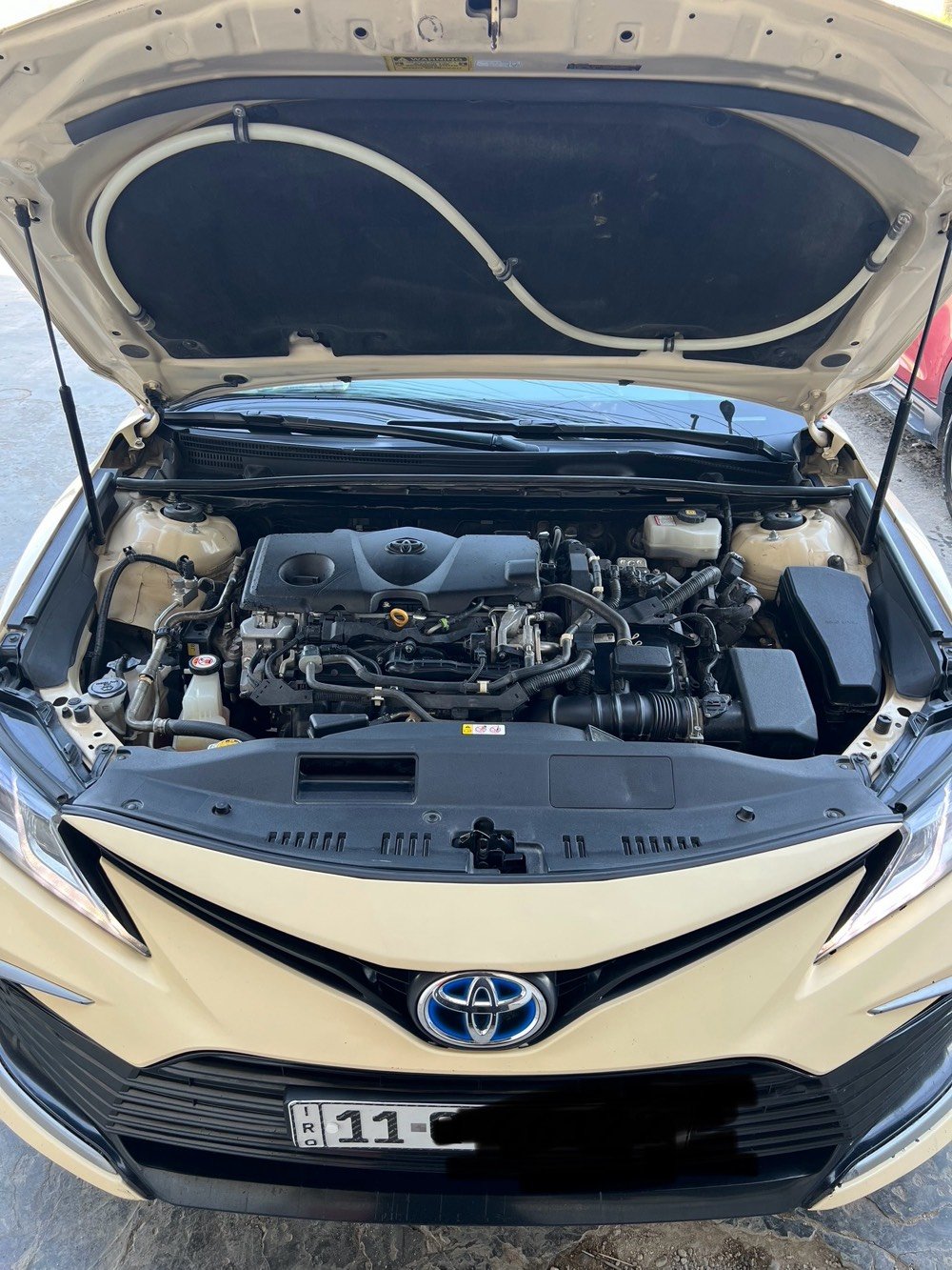 كامري موديل2023اصل السيارة مكفوله ما عده باب بي تصليح مكان السيارة بغداد الطالبيه