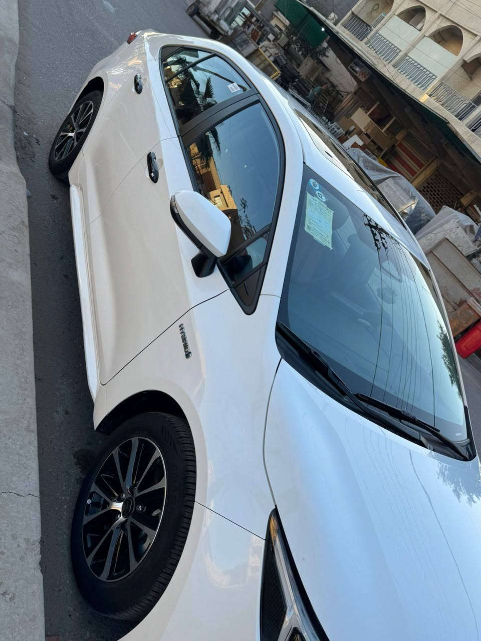 كورلا موديل 24 هايبرد فول 1/1 داخل احمر
السياره ماشيه 18الف بعدها ع وضع الشركه كله ع بلاد مكفوله سياره من صبغ 
كشنات جلد احمر
سلايد روف 
بصمه تشغيل 
بصمه بيبان 
هندر بريك دكمه 
اوتو هولد
أشاير بل مري 
تبريد شاشه
ويل كب 
محرك 1.800 
تحكم ستيرن 
لد امامي 
السياره مكفوله كفاله عامه 
مكاني بغداد حي  العامل  رقمي ***********
