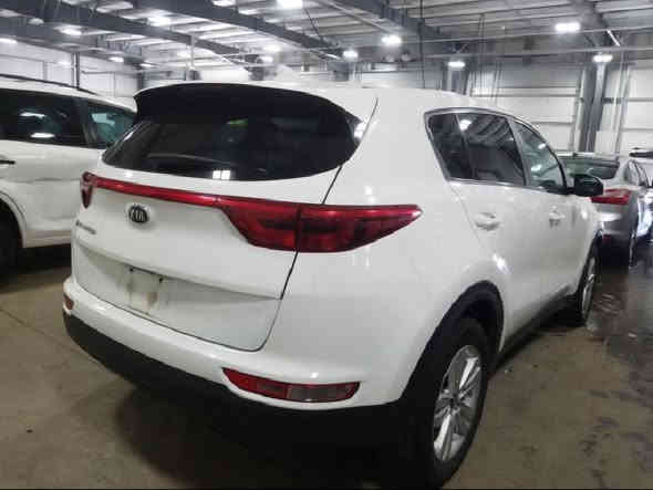 السلام عليكم كيا سبورتج 2019 للبيع وارد امريكي الظرر عطل بلمحرك ومرفق تقرير من امريكا بلعطل صور امريكا مرفقه بلمنشور مع صورها الحاليه  السعر 168 وبيها مجال بسيط للاستفسار الاتصال ع الرقم ‎0771 304 5853
