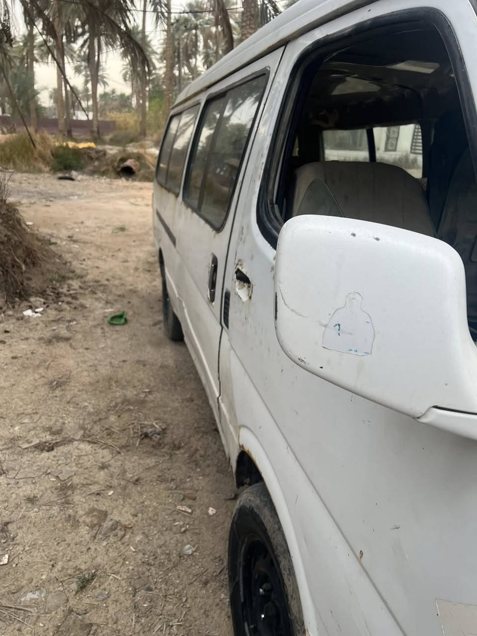 جنبي ٢٠١٤ موصليه بيها شويه ترتيبات مكينه وكير جدد داخلها نضيف السعر ٢٧ وبيها مجال مكاني كربلاء ***********
