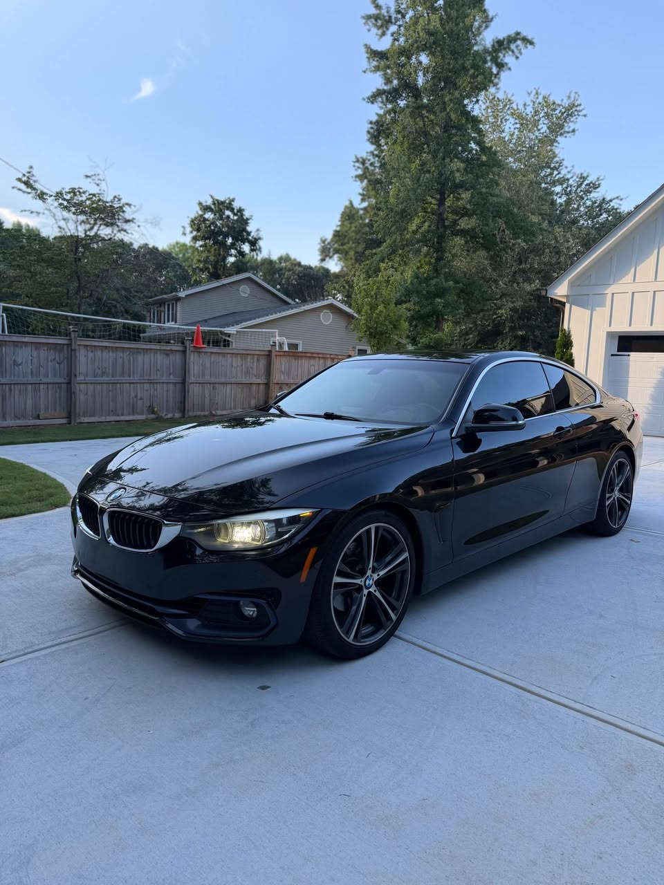 2018 BMW 430i Coupe
Drives excellent 
136,000 miles
Backup camera and Bluetooth 
Heated seats and Push start 
Sunroof 
Ac/Heat works great 
Passed emissions 
Clean title 
4 like new tires Stone Mountain, GA


**إذا كنت صاحب هذا الإعلان وتريد حذفه لأي سبب، رجاءا أرسل رسالة إلى الدعم الفني**
