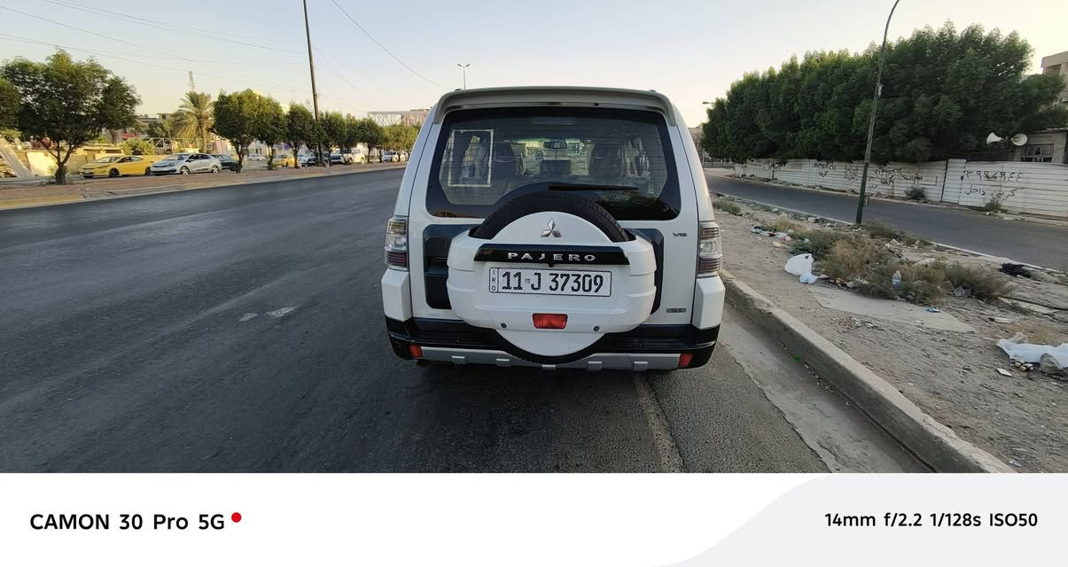 موديل ٢٠٠٨ مكفولة من كلشي السونار مرفق بالصور بدون صبغ بدون بارد بدون تبديل. تخم تاير جديد صدر جديد تبريد ثلج فتحة حساسات كاميرا خلفية كشنات جلد تدفئة وتبريد الكشنات الامامية مكينة ٣٥٠٠.رقم بغداد وهزة جديد.مكان السيارة المحمودية
***********
السعر ١٢٥
