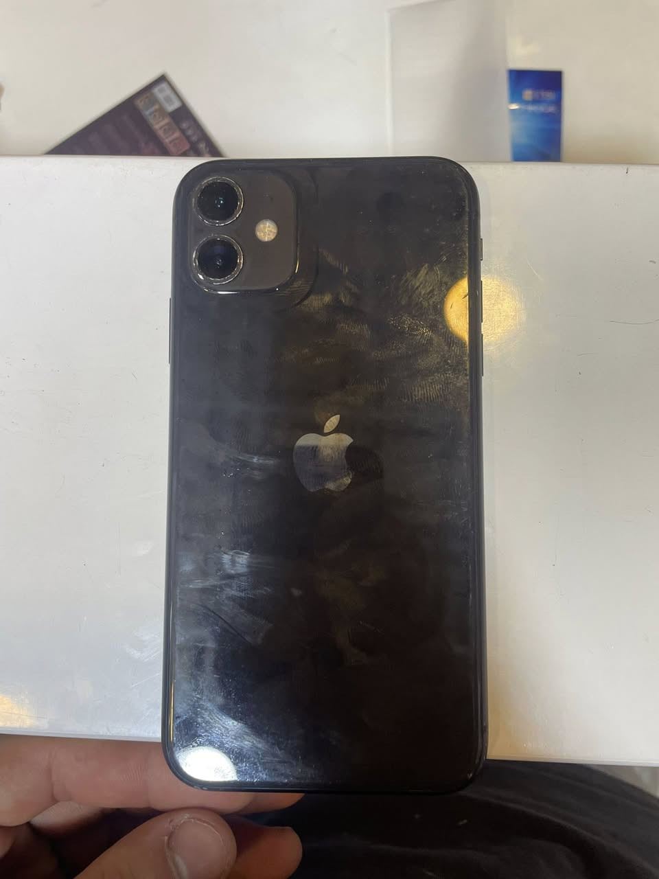 سلام عليكم   آيفون 11 عادي لون اسود ذاكره 128 مكفول من الفتح تفحصه وتروح بطاريه 76 كلشي شغال بي نت سيمكارت فيس ايدي اتصال سعر250 وبي مجال بغداد الغزاليه رقمي ***********

