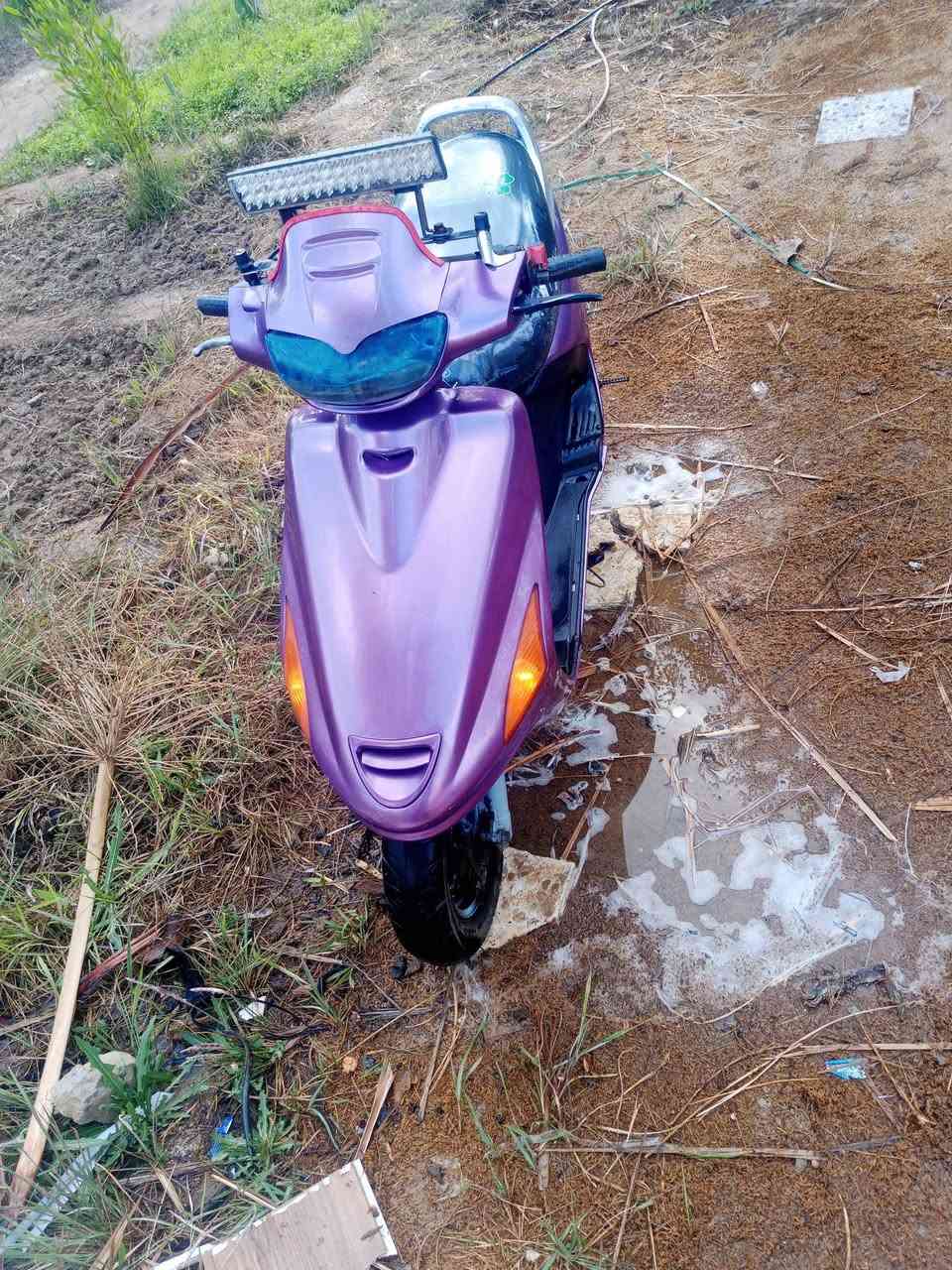 سلام عليكم دراجة فراشه فحل للبيع كاملا مكمله ماناقصه كلشي سلف هورن اشاير كهربائية كله شغاله قفل جكمجه قفل ستيرن قفل جنطه كلهن شغالات دراجة شغل وطلع سعره ب 450وبيه مجال حك جيه مكان شاميه هذا ***********رقمي
