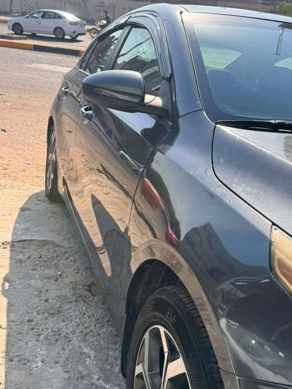 سلام عليكم للبيع فورتي مديل 21 السيارة جاهزه تبريد كير محرك كفاله السياره وارد امريكي حادثه بنيد وجاملغ جهت اليمنه فقط بدون دواخل السياره خير من الله كير جيدي لاين السياره نص فول مو فول صدر امامي خلفي جديد تجي تكلب وشوف بعينك للشراي رقم الهاتف *********** اتصل وبيك خير وتدلل تريد تحويل تريد وكاله كيفك انته
