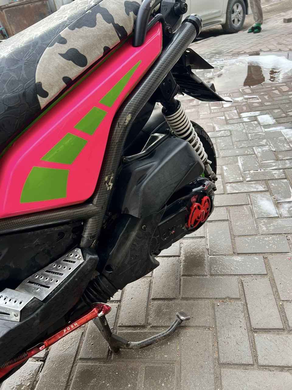 السلام عليكم
سنكس جبلي دراجة خير من الله مكينه مكفوله  موديل ٢٠١٤ الدراجة بيها تزويد اجة بيها من الرمبه داخلي وخارجي ومغلفة لون وردي مكان الدراجة بغداد مدينة الصدر
السعر ٩٧٥ وبيها مجال حگ الجبيه
رقم الهاتف ‭٠٧٧٨ ٣٤٢ ٨٣٣٩‬
