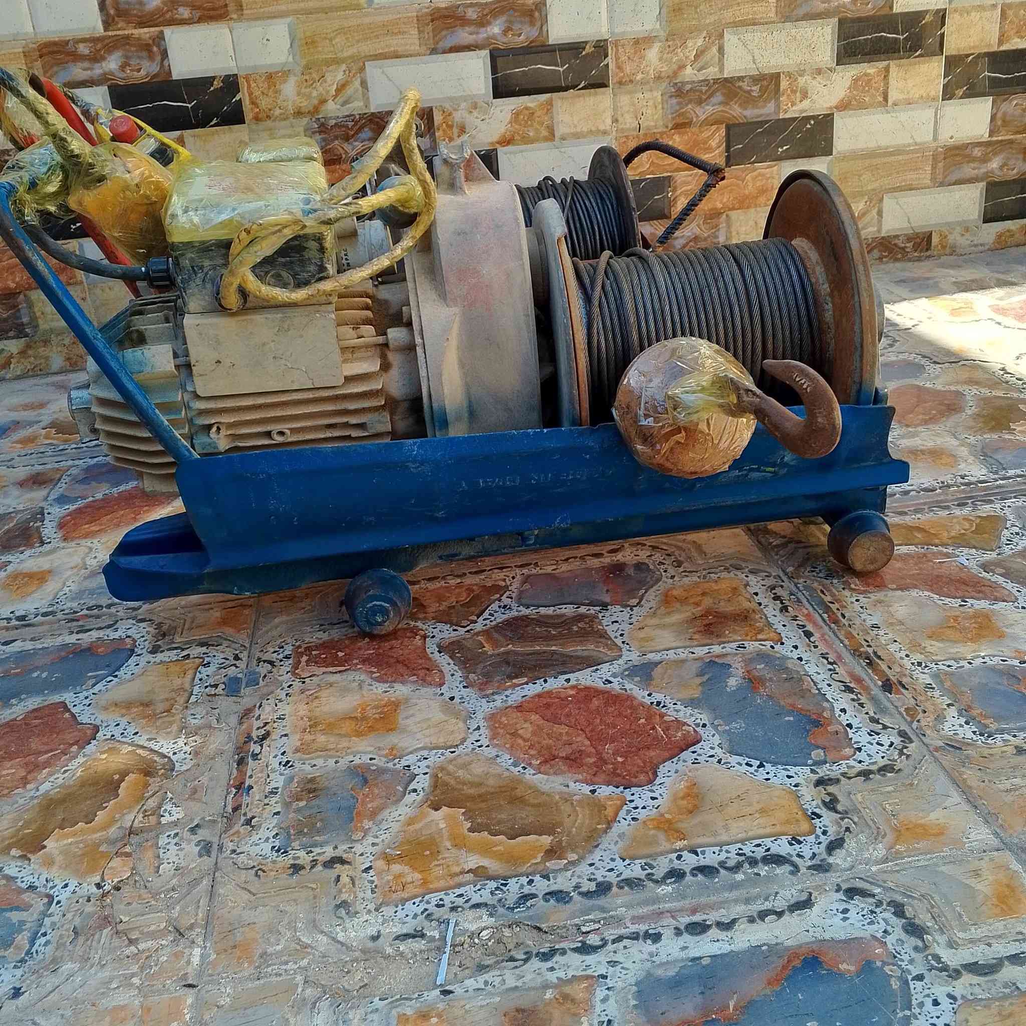 ونج لبيع ايطالي ويا عربانتين وسكلة مكاني البصرة قضاء المدينة ناحية عز الدين السليم  وهاي ارقامي ***********وهاذ رقمي الثاني بية وتساب ***********
